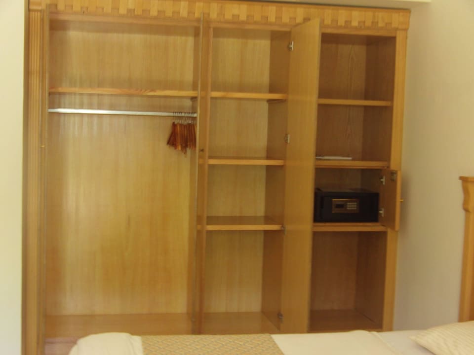Schrank Zimmer 1406 Pickalbatros Dana Beach Resort - Hurghada