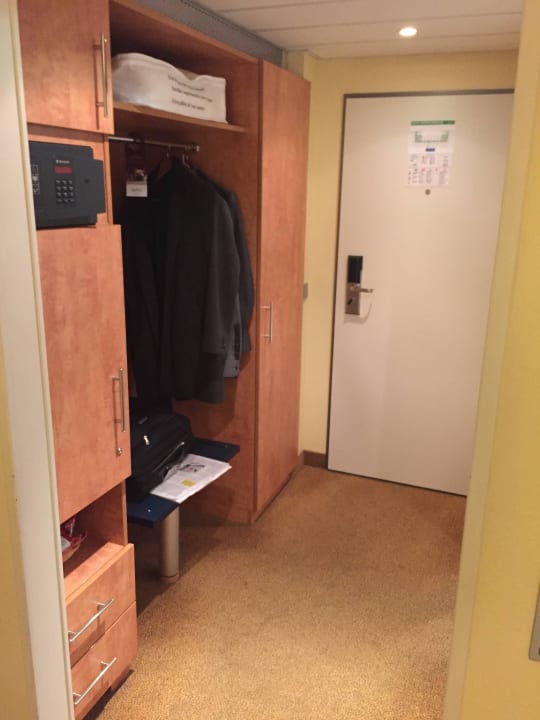 Blick Kleiderschrank Mercure Hotel Severinshof Köln City