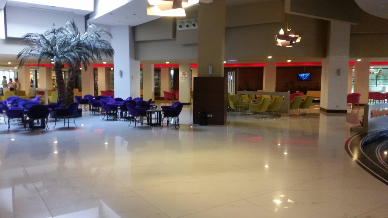 Oasis Bar Limak Lara Deluxe Hotel & Resort