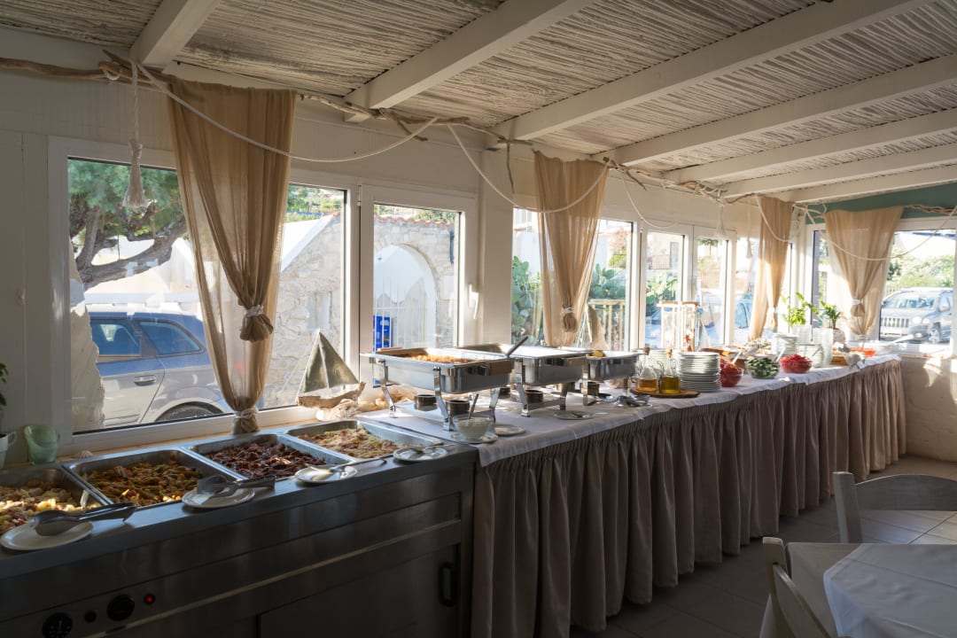 Abendbüffet in der Strand Taverne Coriva Beach Hotel & Bungalows