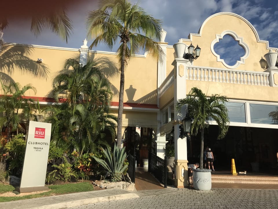 Außenansicht Hotel Riu Tequila