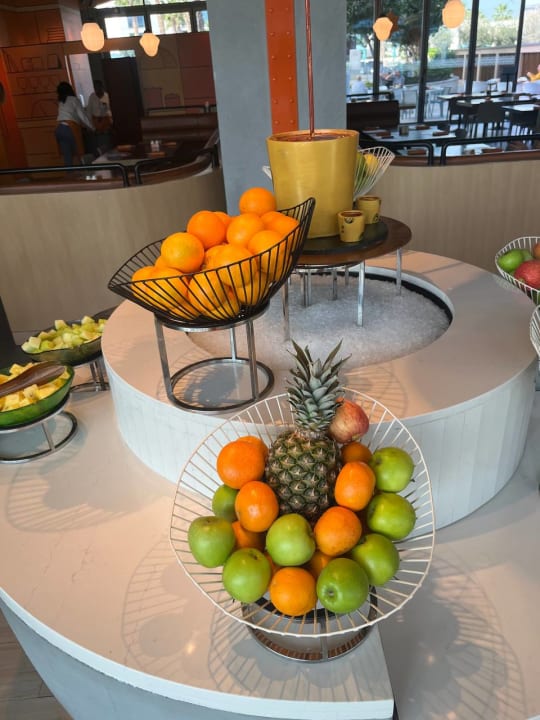 Gastro The WB Abu Dhabi, Curio Collection By Hilton