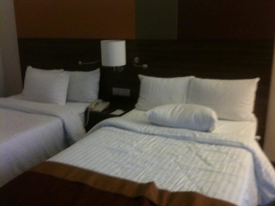 2 Queensize-Betten Hotel Courtyard by Marriott Linz