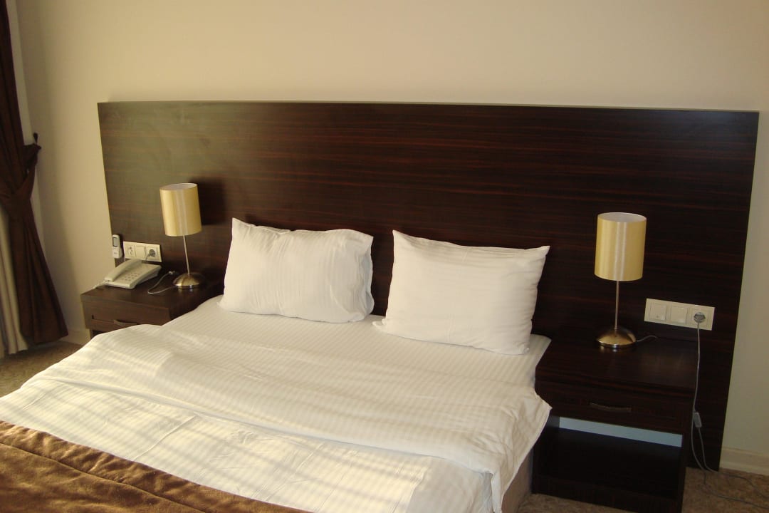 Bett Nevada Hotel & Spa