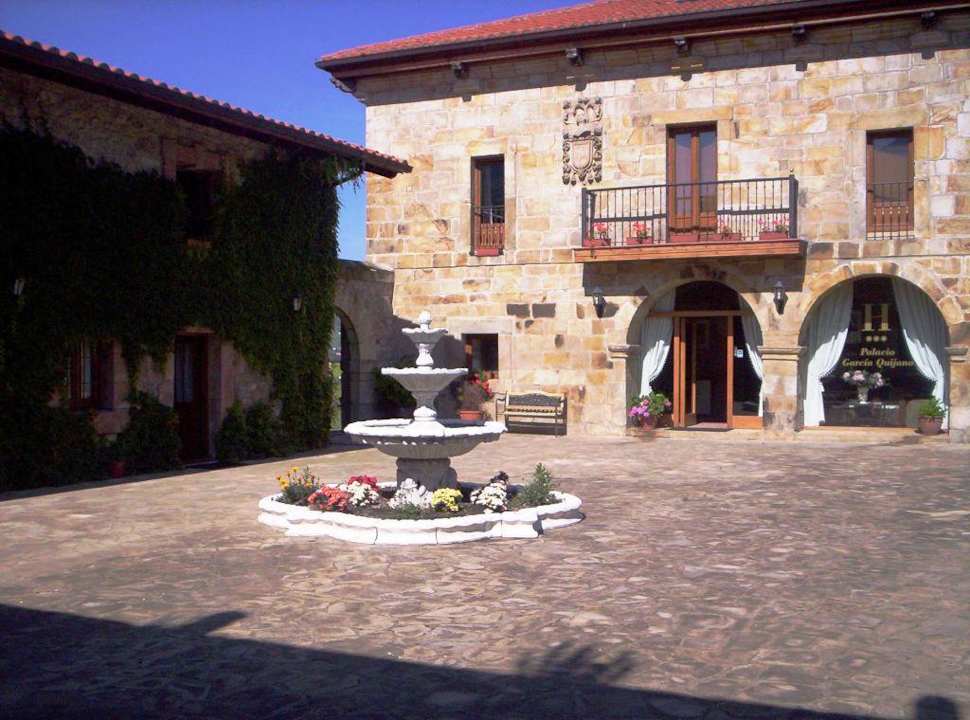 Fotos exterior Hotel Palacio Garcia Quijano