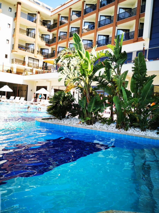 Pool Glamour Resort & Spa