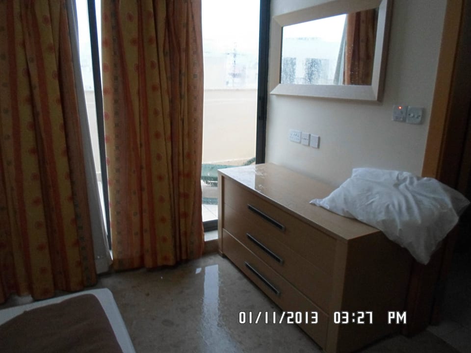 Schlafzimmer mit hinterer Terrasse Bayview Hotel by ST Hotels