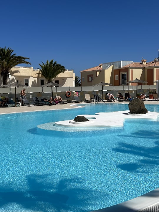 Pool Bahia Calma Beach