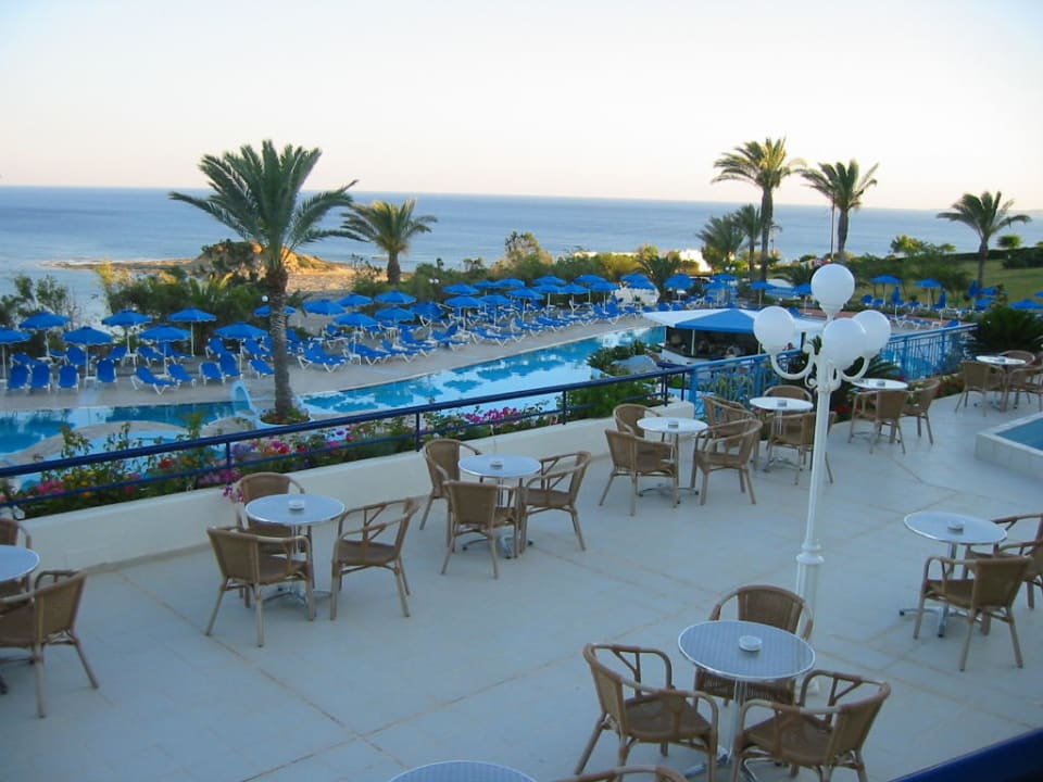 Aussicht auf Terrasse und Pool Rodos Princess Beach Hotel & Spa