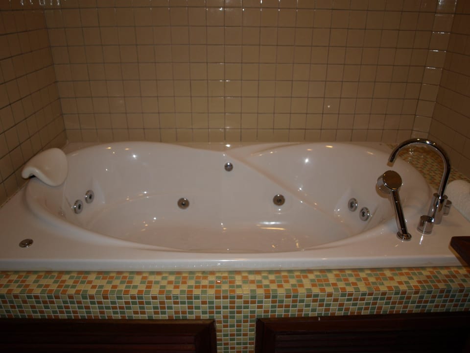 Whirlwanne GajaPuri Resort Koh Chang