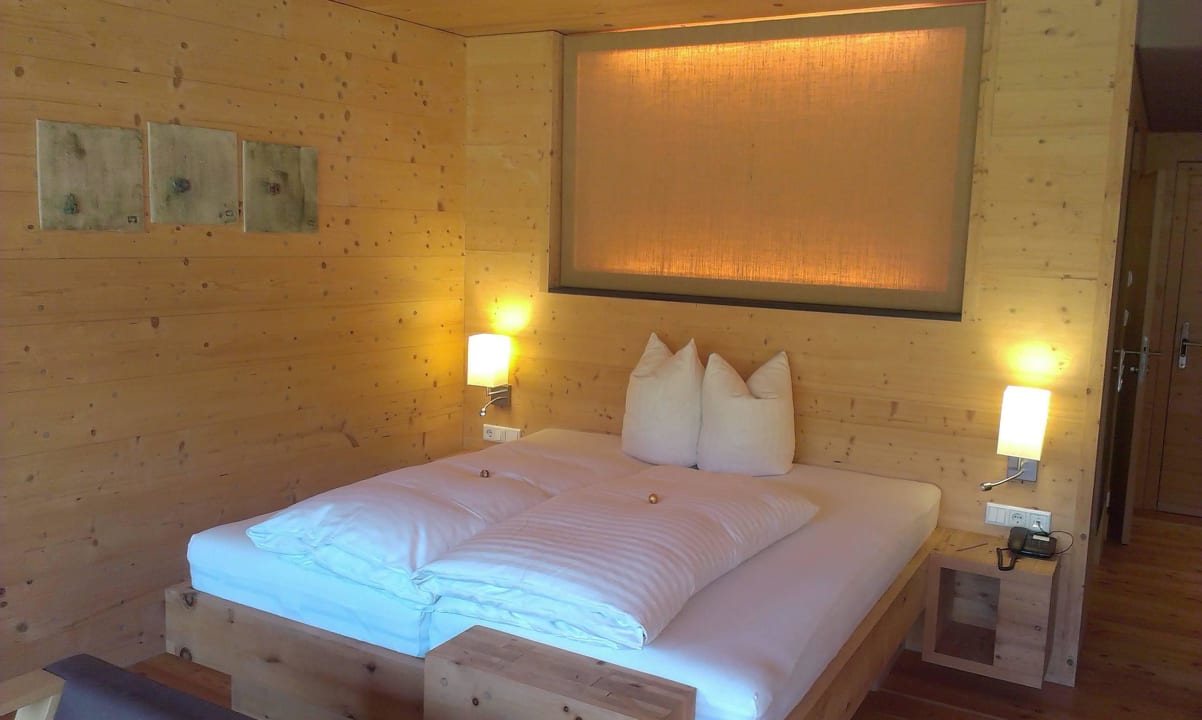 Unser Bett hatte leider eine sehr harte Matratze Holzhotel Forsthofalm