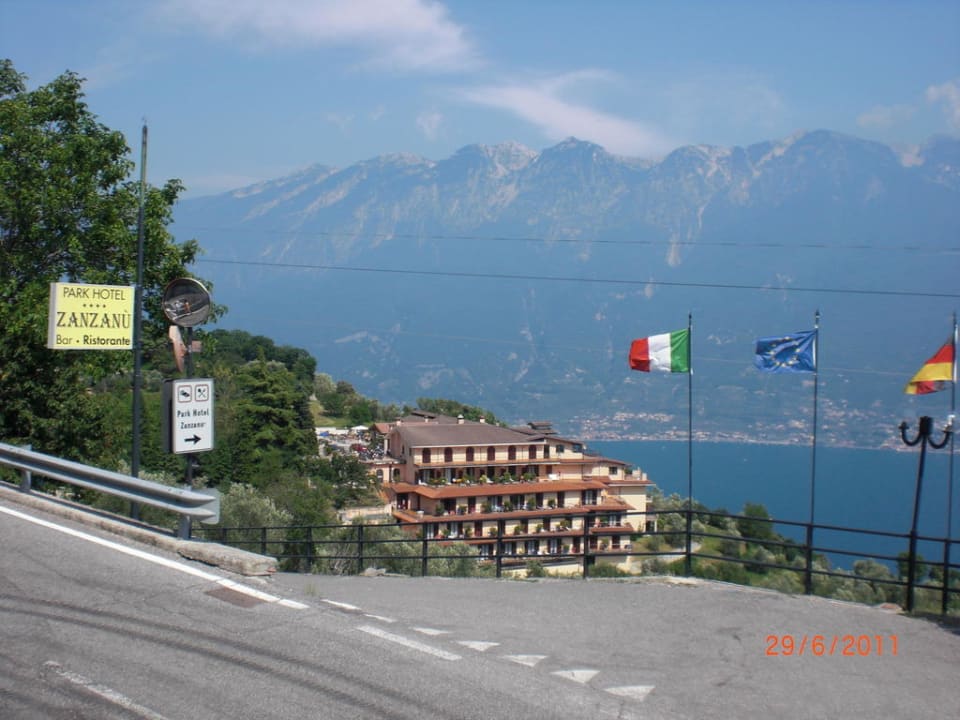 Hotelansicht von der Straße Park Hotel Zanzanu