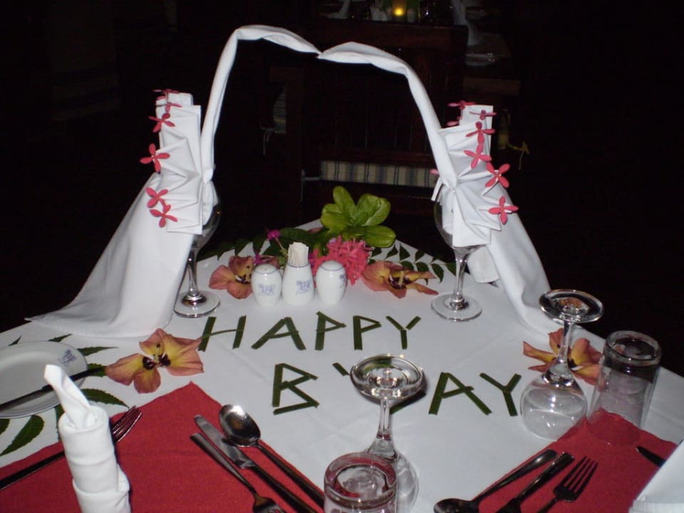 So begann mein Geburtstag - Frühstückstisch NH Collection Maldives Reethi Resort