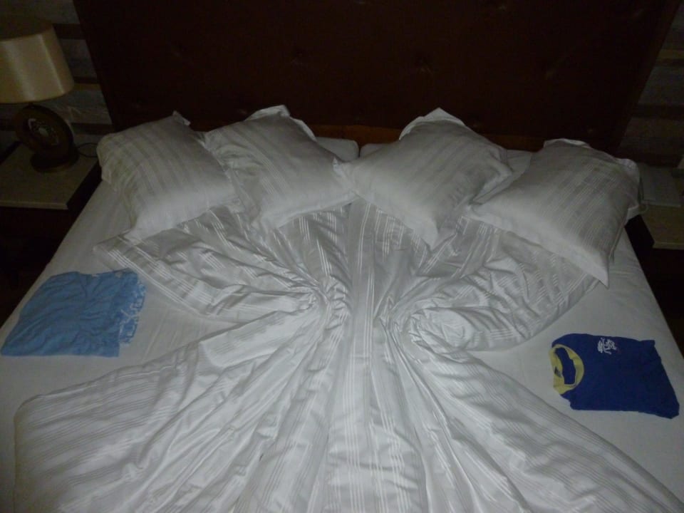 Hübsches Bett Melas Lara Hotel