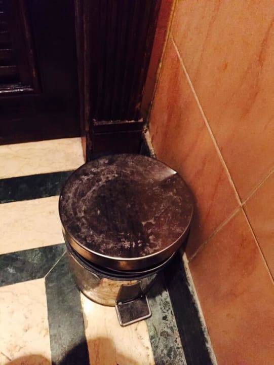 Mülleimer Lobbytoilette The Grand Hotel Hurghada