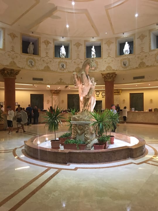 Lobby Hotel Titanic Palace
