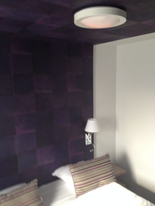 Originell gestaltetes "Himmel"-Bett Hotel Kyriad Valence Nord Bourg-les-Valences