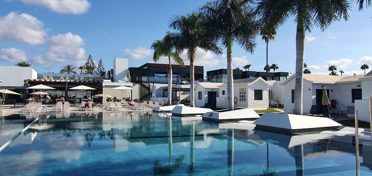 Pool Club Maspalomas Suites & SPA