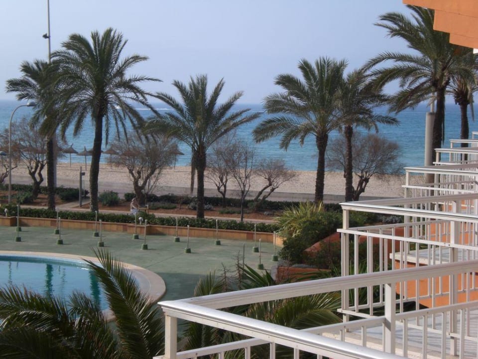 Blick aus dem Zimmer 112 zum Strand Playa de Palma HSM Golden Playa