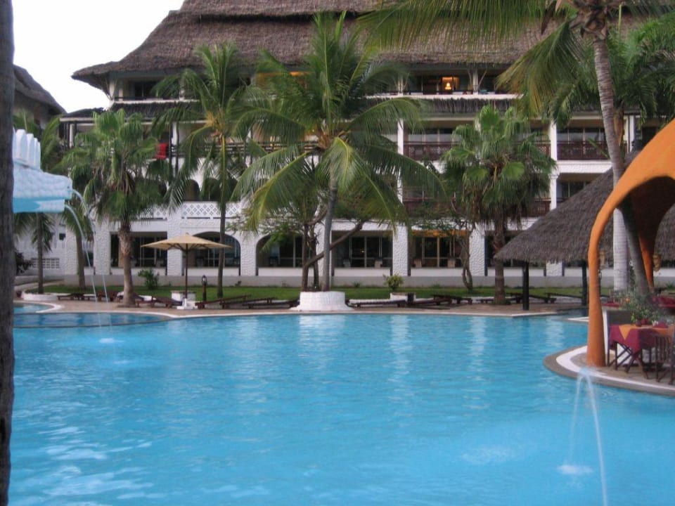 Pool Hotel Southern Palms Beach Resort