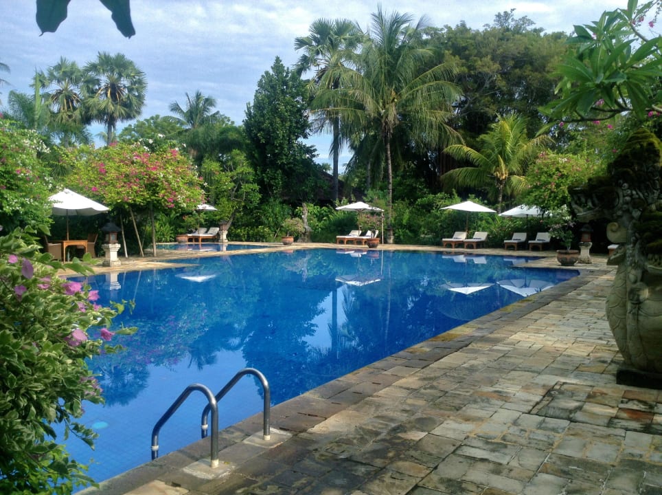 Riesiger Pool Hotel Matahari Beach Resort & Spa