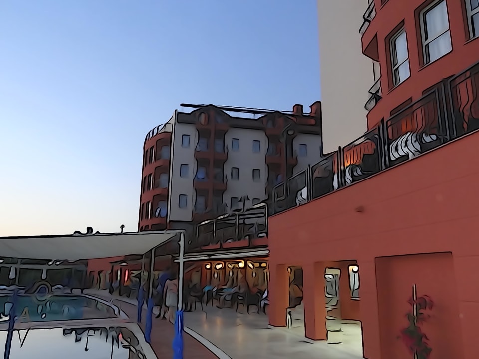 Comicversion Royal Atlantis Beach Hotel