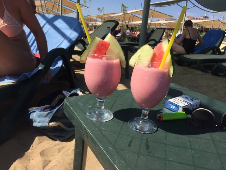 Strand Well Palace Side