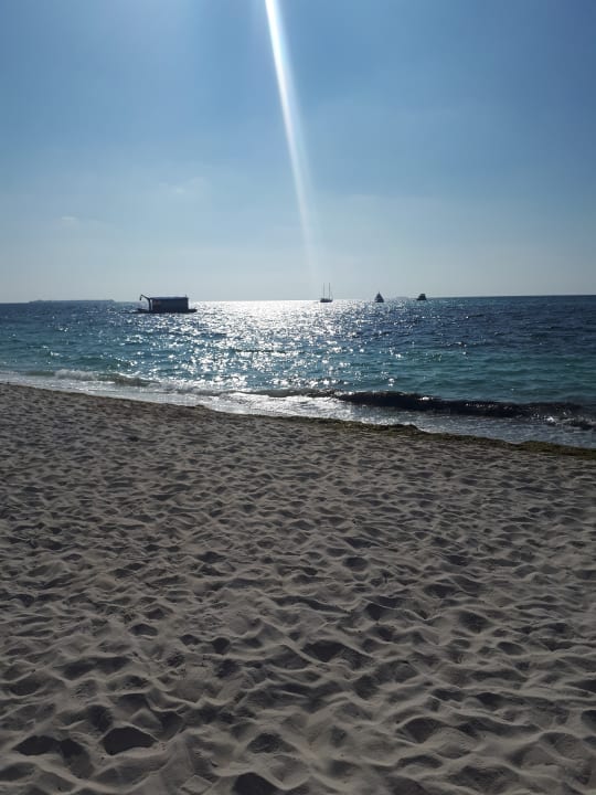 Beach Kuredu Island Resort & Spa