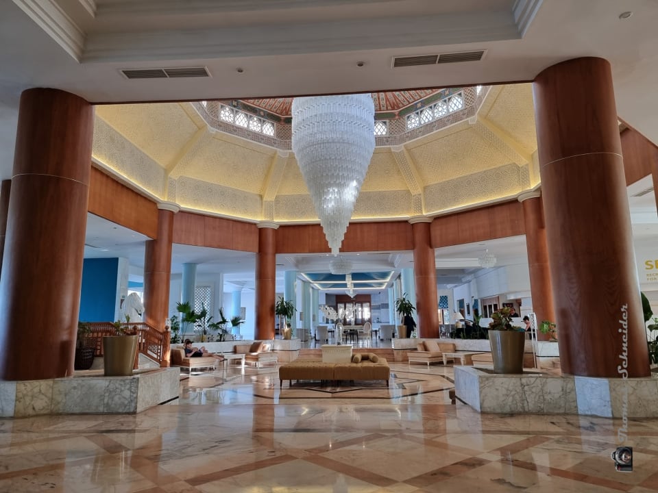 Lobby Sentido Bellevue Park