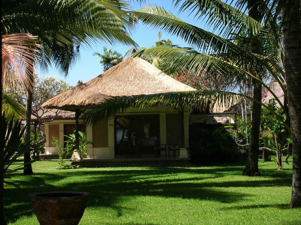 typischer Hotelbungalow Puri Bagus Lovina
