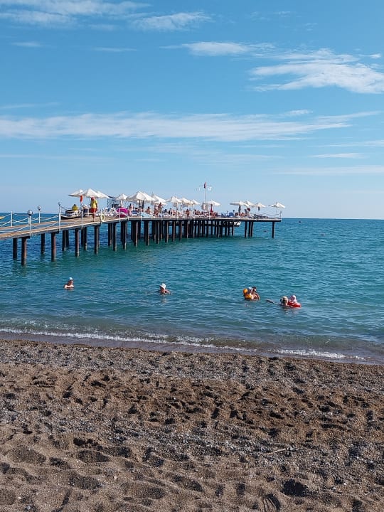 Strand Saturn Palace Resort Hotel