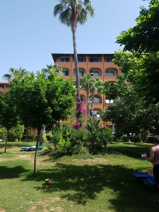 Auch die Ruhe kommt nicht zu kurz Club Turtas Beach Hotel