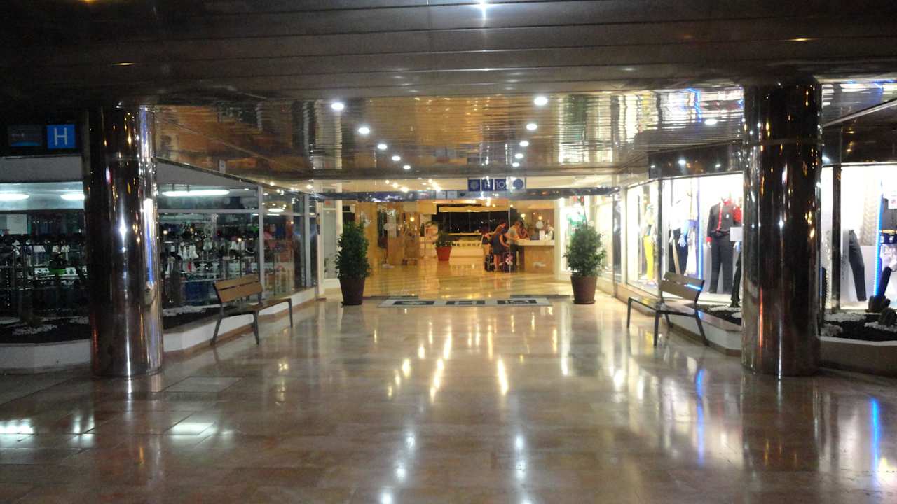 Hôtel H10 Las Palmeras - Hall - Accueil  2013 H10 Las Palmeras