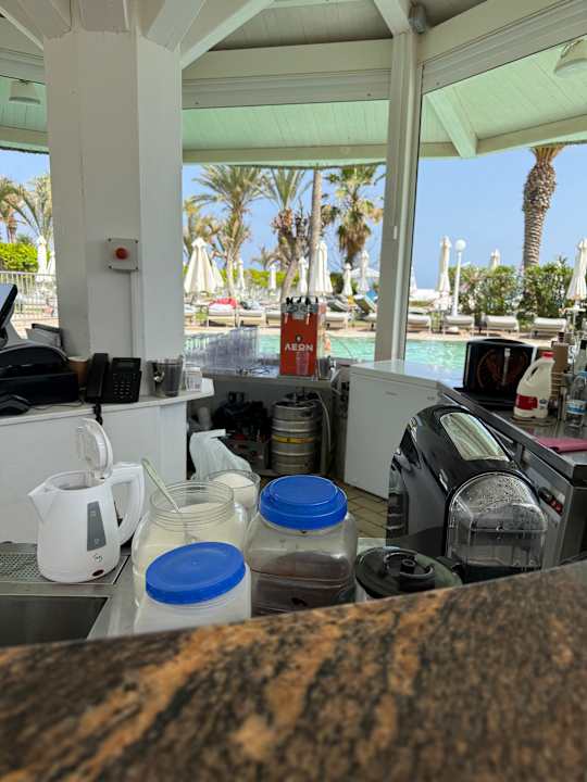 Pool Hotel Sunrise Beach