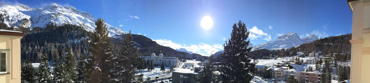 Panoramablick aus 4. Stock nach Westen Hotel Reine Victoria by Laudinella