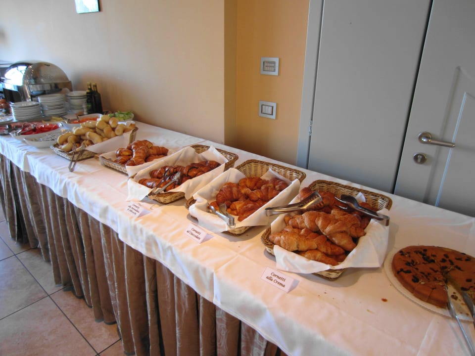 Frühstücksbuffet Grand Hotel Forlì