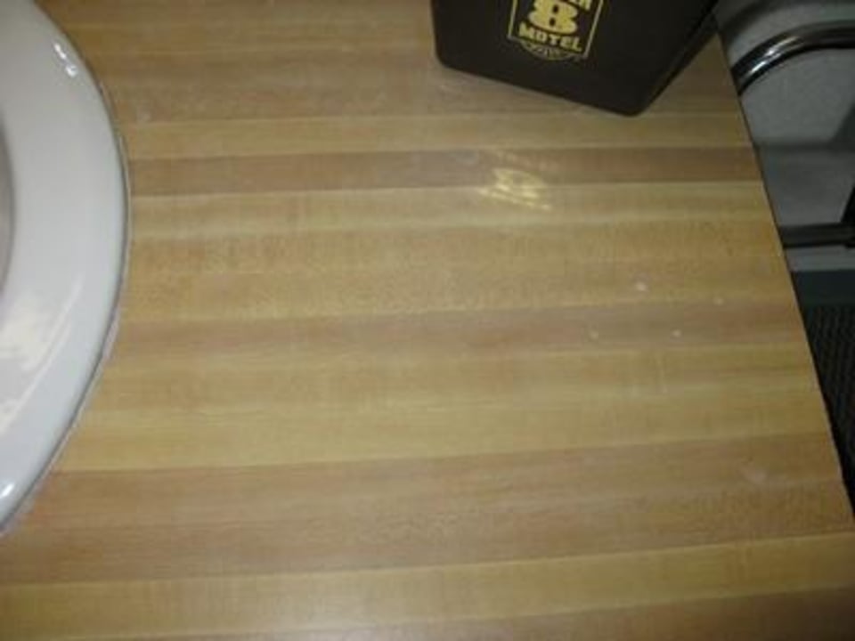 Ablagefläche beim Waschbecken Super 8 Motel - White River Junction