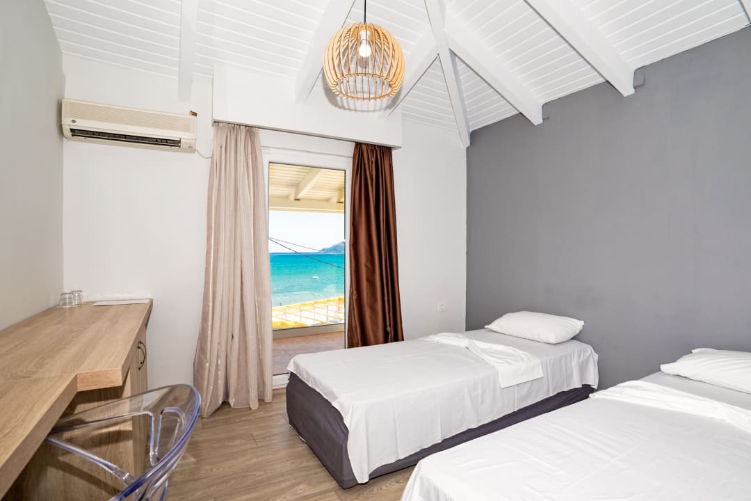 Zimmer Cameo Beach Resort