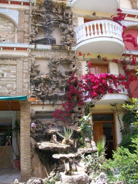 Wodospad na hotelu Plaza Palace Hotel