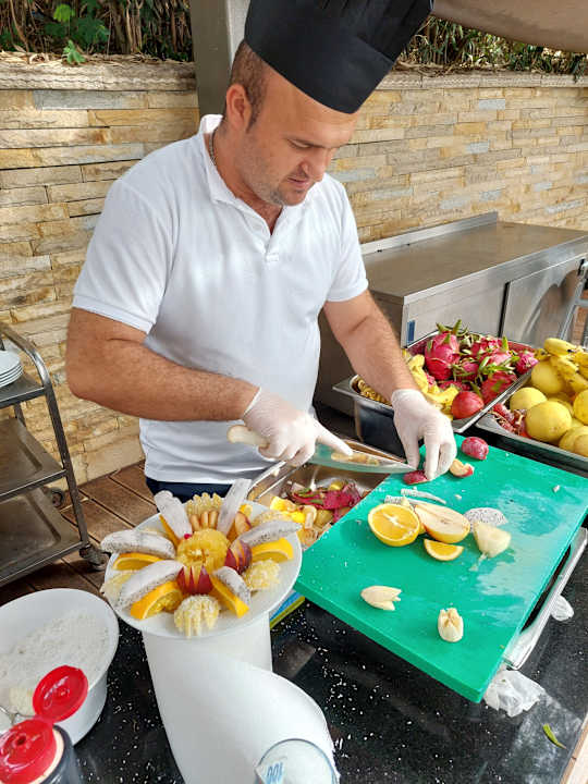 Gastro The Sense Deluxe Hotel