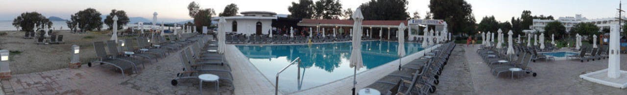 Basen Domes Aulūs Zante, Autograph Collection