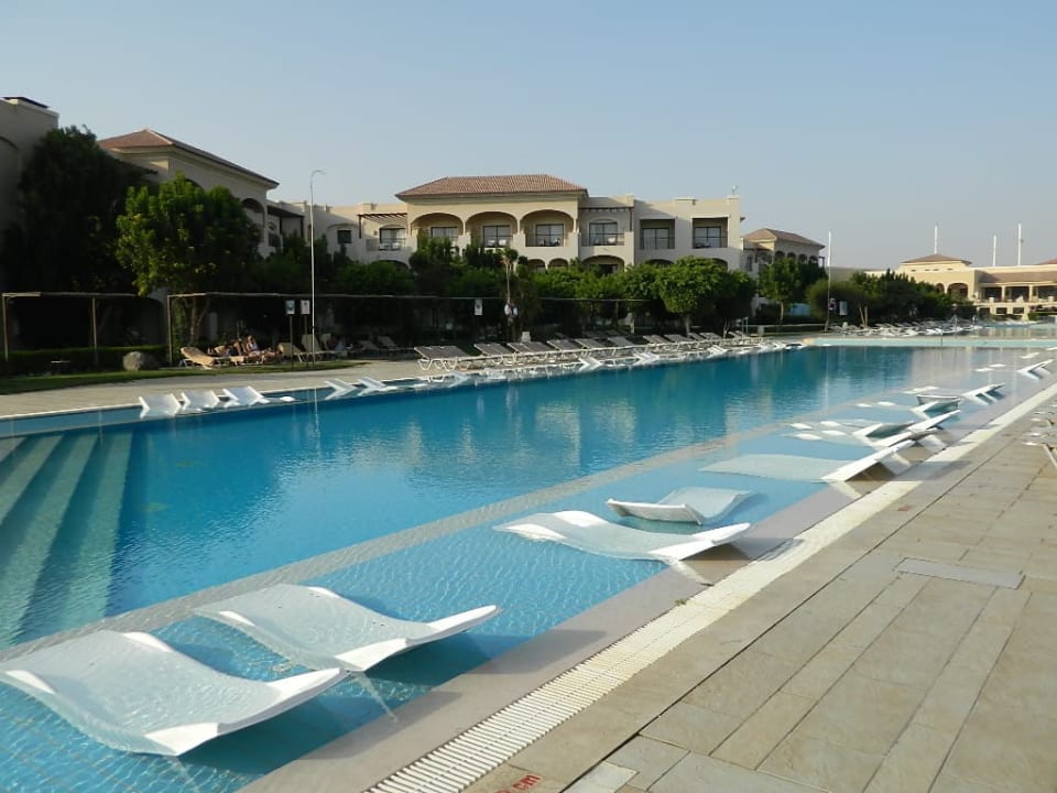Relaxin Pool JAZ Aquamarine Resort