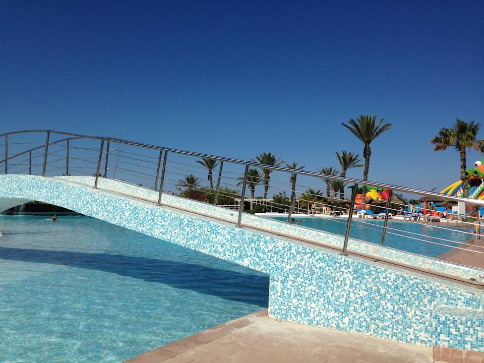 Brücke über Poolanlage Mahdia Beach & Aquapark