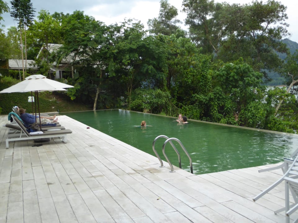 Poolanlage Hotel Belum Rainforest Resort