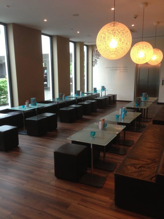 Lobby/Frühstücksraum Motel One Hamburg Airport