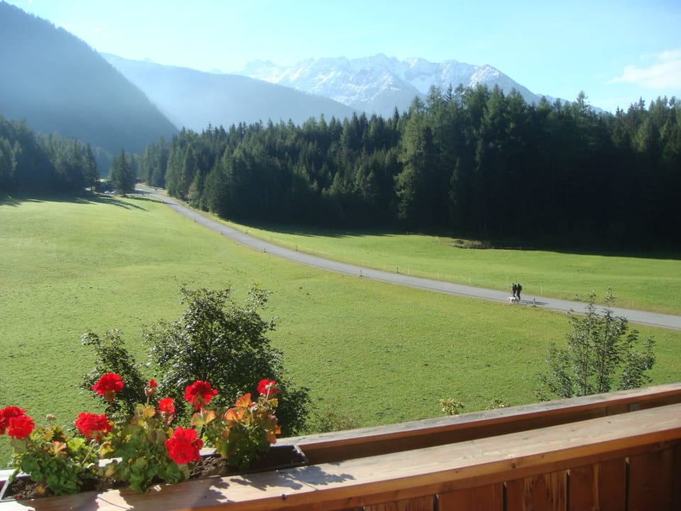 Zimmerausblick auf Schobergruppe Wanderhotel Taurerwirt