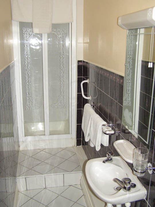 Bathroom Hillview House