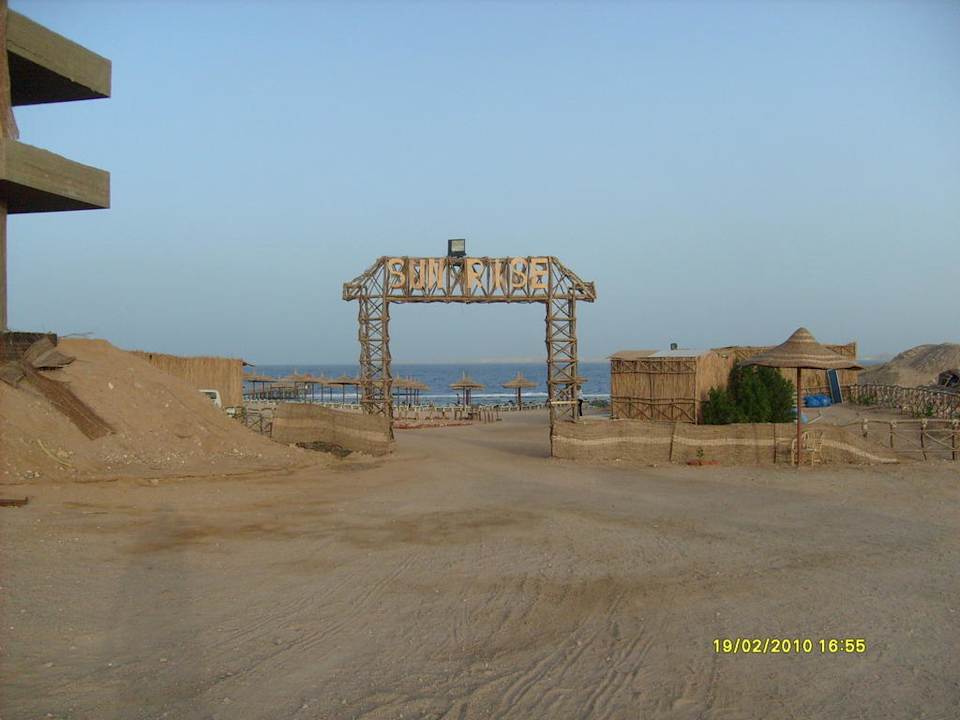 Eingang Tirana Aqua Park Resort