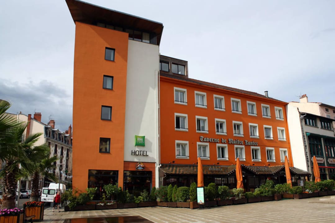 Blick von der Platzseite Hotel Ibis Styles Le Puy en Velay