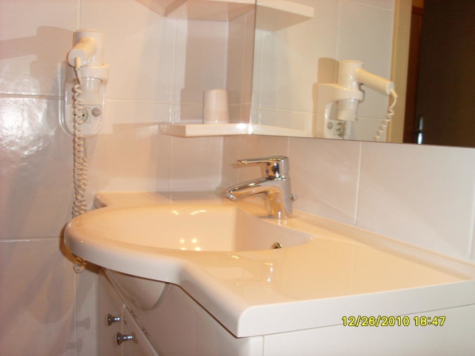 Waschtisch im Bad Ferienwohnungen Ferienpark Weissenhäuser Strand